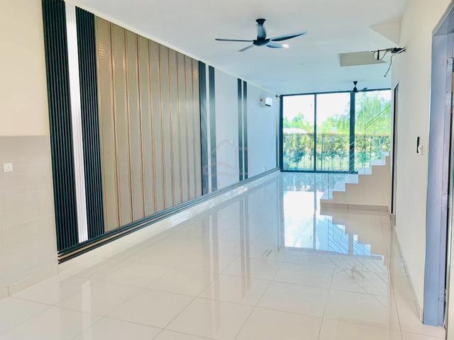 2.5 Storey Terraced House Taman Nusaputra Timur Partly Furnished Rent 1