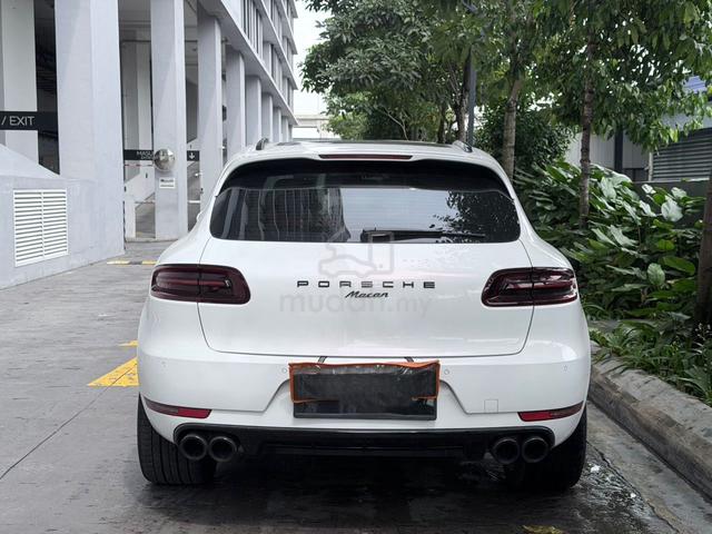 2018 Porsche Macan 2.0 SUV PDLS PASM PDCC Sport - 4