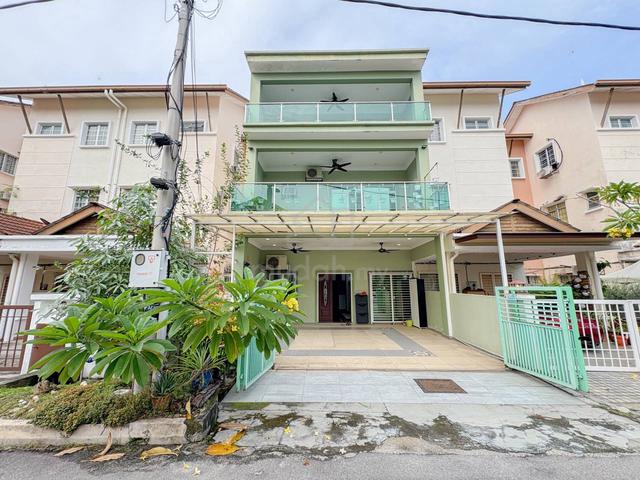 3 Storey Terrace Taman Ukay Perdana, Ampang 1