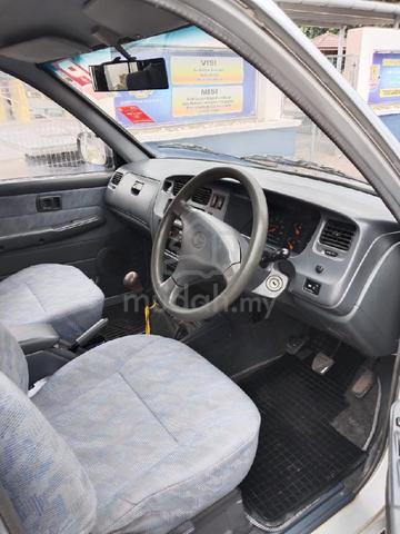 2001 Toyota UNSER 1.8 GLI (M) - 3