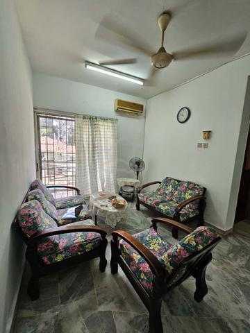 Pelangi Court 1