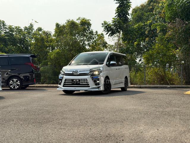 2021 Toyota VOXY 2.0 ZS KIRAMEKI III (A) - 1