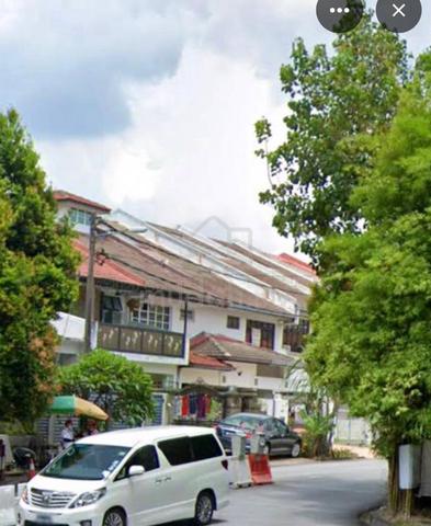 RENOVATED REFURBISH 2 STORY END LOT HOUSE WITH LAND at BANDAR UTAMA PJ 1
