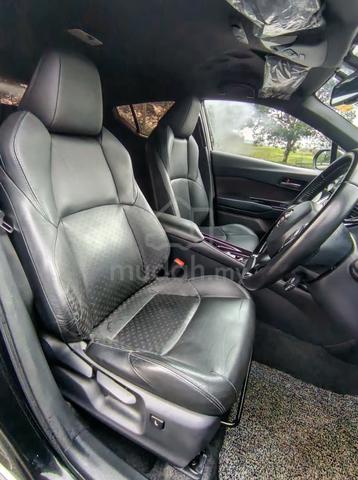 Toyota C-HR 1.8 (A) SUPER TIPTOP 1 LADY OWNER - 2