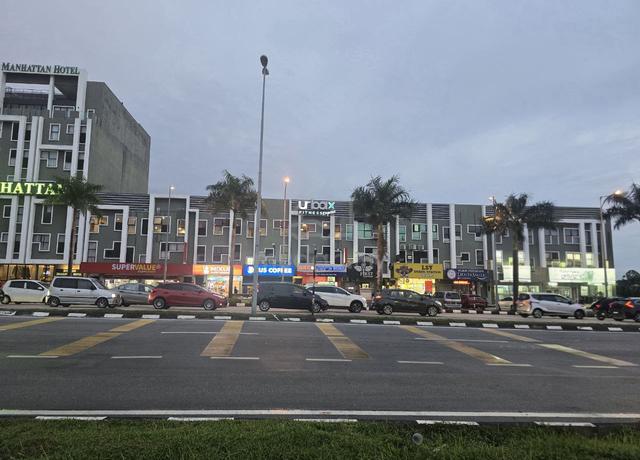 Pengkalan Manhattan Station 18 Freehold 3 Storey Shop 1