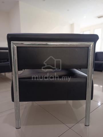1 Seater Sofa (Style Black Leather and Chrome Arm) - photo 2 of 4