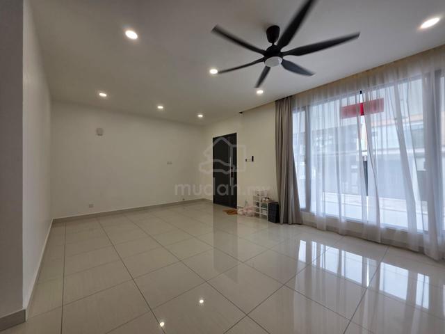 Precinct D @ Bandar Cemerlang Double Storey Terrace House 🏡 1