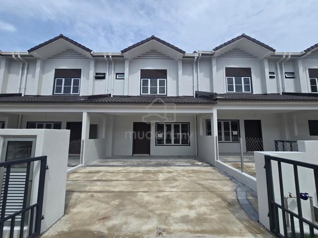 Double Storey M Senyumia Bandar Baru Salak Tinggi, Sepang for Rent 1