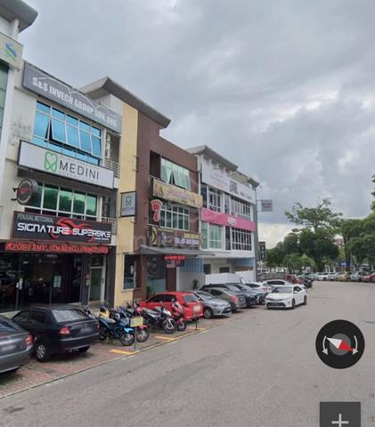Taman Molek - 3.5 Storey Shop For Sale 1