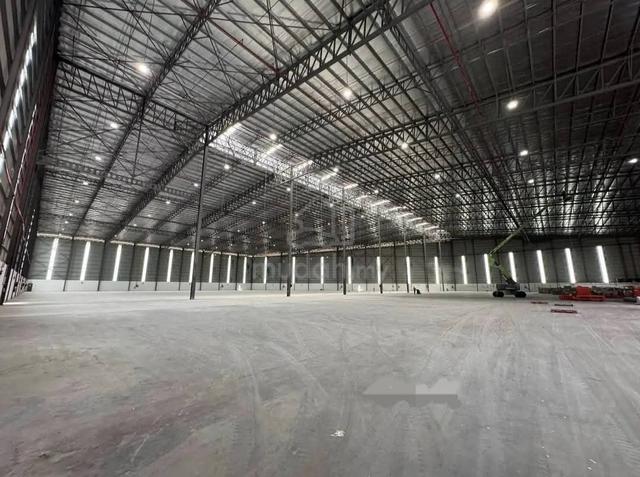 Shah Alam sekyen U10 , XXXL size warehouse AAA grade 1