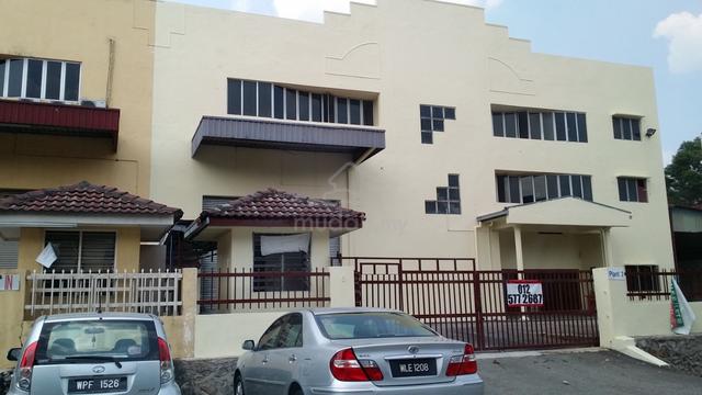 3.5 Sty Semi-D Factory Balakong, Taming Jaya, Seri Kembangan 1