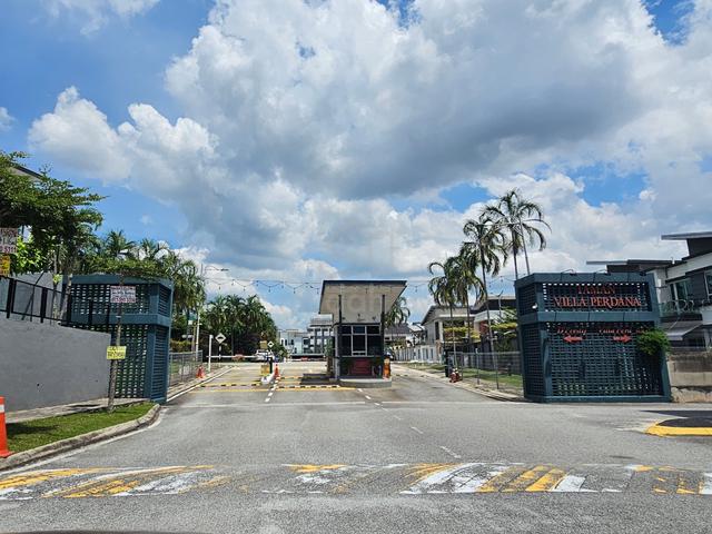 [Full Loan] 2.5 Sty Semi D Taman Villa Perdana, Kajang 1