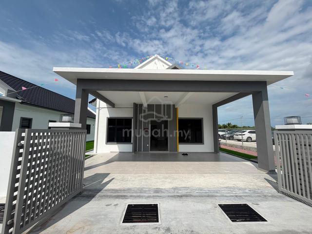 FREEHOLD🔥Huge Single Storey Bungalow Ayer Molek Kolej Mara Melaka 1