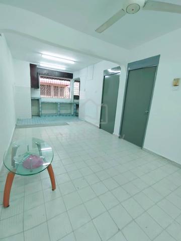 Flat Taman Ungku Tun Aminah 1