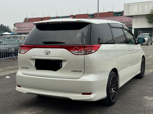 8 Seater Toyota Estima 2.4 - 2