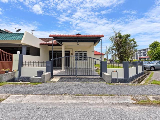 Corner FREEHOLD Cheap Sale Bandar Baru Putra  1