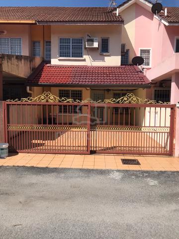 Rumah Teres Dua Tingkat 1
