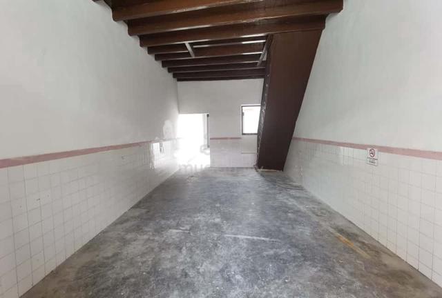 RENT -  Beach Street Georgetown 2 Storey Heritage Shophouse Cheap 1