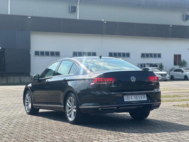 2017 Volkswagen PASSAT 2.0 TSI 380i HIGHLINE (A) - 3