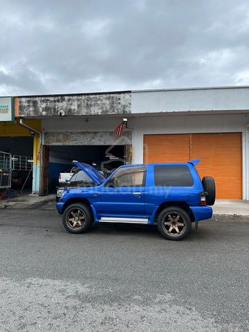 Pajero Shorty (2 door) 4m40 - 2