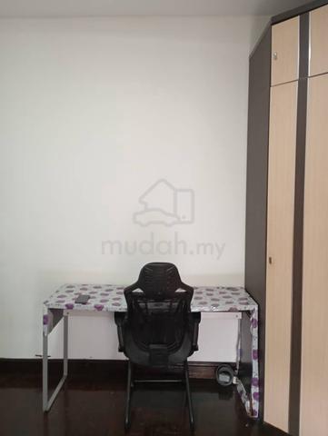Furnished Middle Bedroom for Rent in Pantai Hillpark Phase 2 4