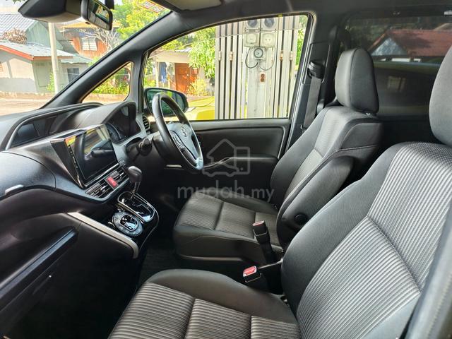 2018 TOYOTA Voxy 2.0 (A) 7 SEAT - 4