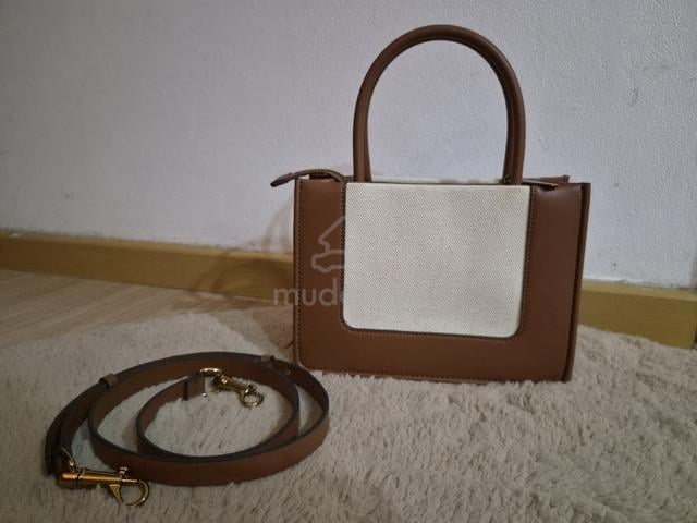 Used Handbag - photo 2 of 3