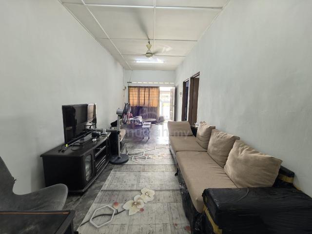 Taman Emas Merah ,Pekan Nanas , Full Loan ,Fulll Extend Kitchen 1