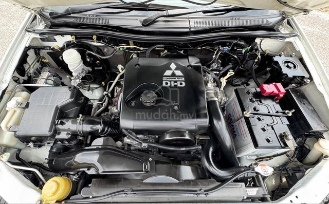 2015 Mitsubishi TRITON L200 2.5 VGT 4WD FACELIFT A - 4