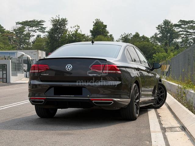 {2017} Volkswagen PASSAT 2.0 HIGHLINE P/Boot F/Lon - 4