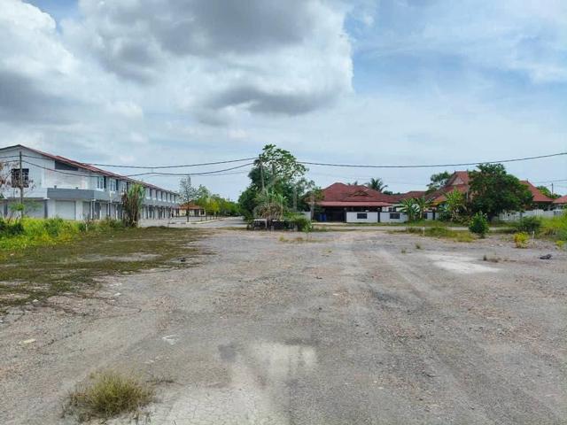 Tanah Lot Siap Tambun Boleh Pecah Semi D Di Gong Badak Kuala Nerus 1