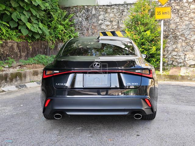 2021 Lexus IS300 2.0 (A) Version L, Dark wood - 5