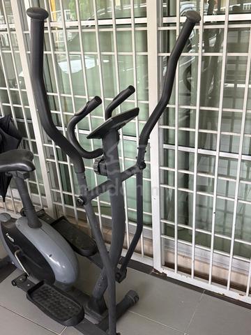 2-in-1 Elliptical Cross Trainer and Exercise Bike - photo 2 of 3