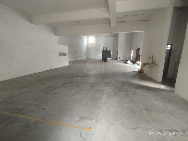 Corner Semi-D Factory l Connected to major industrial areas l Balakong 1