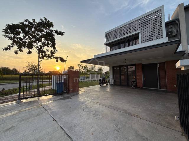 (Corner Lot +Facing Open) 2-Storey with Furnished Elmina Green 1 1