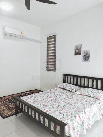 (Master Room) Non Share, Furnished, AC, Private Toilet di Bintang Maya 1