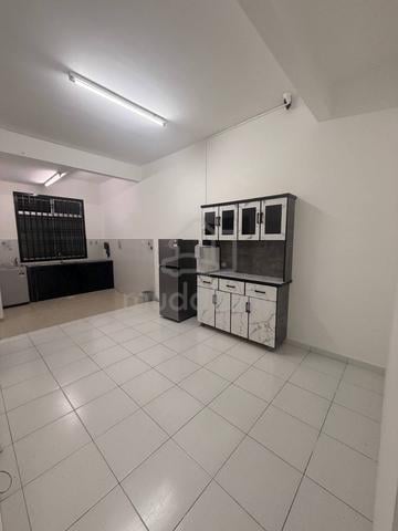 BILIK SEWA – TAMAN DESA TEBRAU / Mount Austin 1