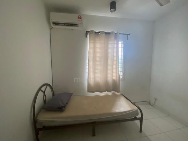 Bilik Sewa Setia Alam - Female Only 1
