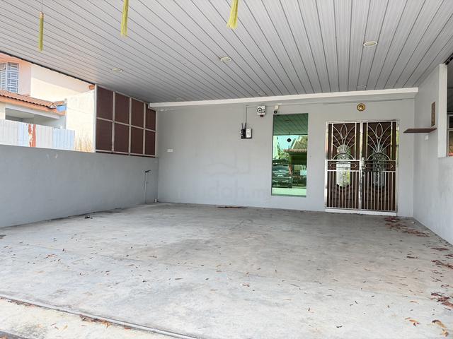 Single Storey Terrace House with extra land 1