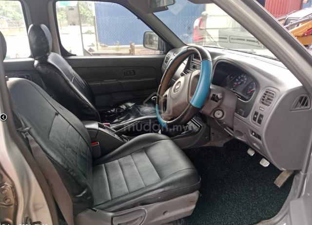 2010 Nissan FRONTIER 2.5 GRANROAD (M) - 4