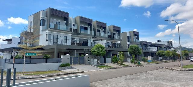 Casablanca Residence 3 storey Intermediate House Fully Furnished 1