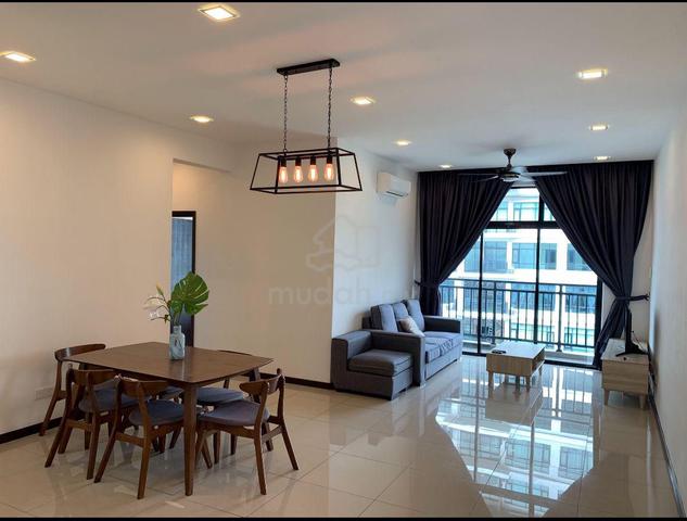 Molek Regency 1