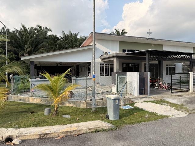 Single Storey Corner Lot, Taman Langat Utama, KLIA 1