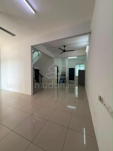 Rumah Teres Dua Tingkat Untuk Disewa di Kulim 1
