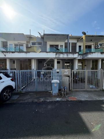 Pearl villa townhouse (lower unit) for sale below market price 1