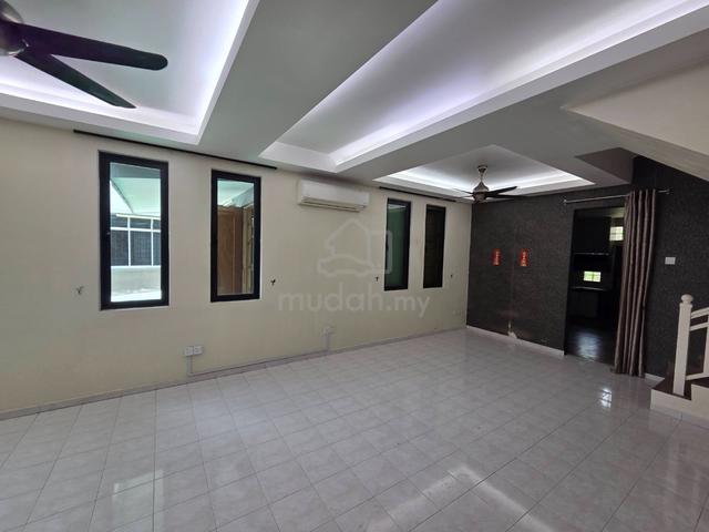 Corner Lot Double Storey Beautifully Renovated Taman Seri Selendang 1