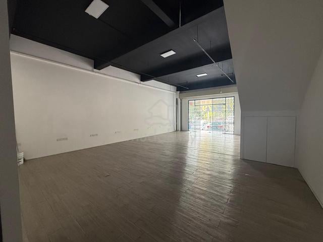 Skidai/ Impian Emas/ Shoplot/ Ground Floor/ Intermediate 1