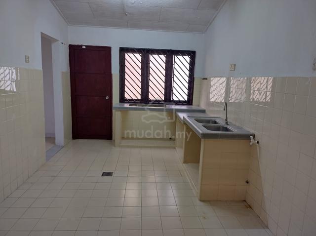 Single Storey Johor Jaya For Rent 1