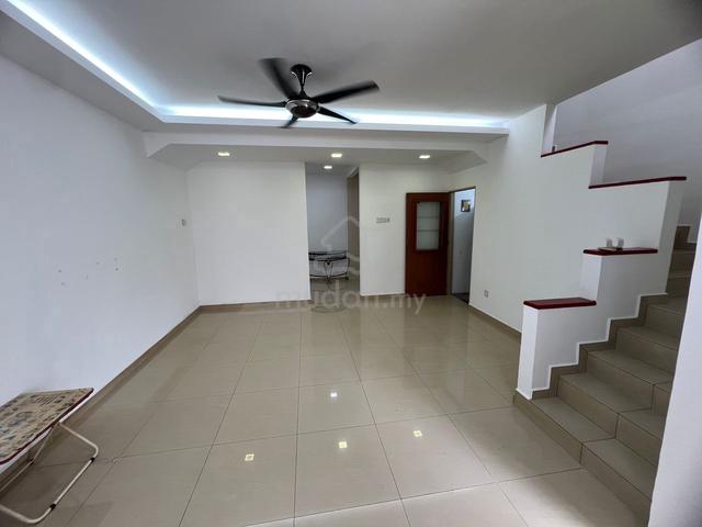 Fully Furnished Jalan Inang Bandar Bukit Raja House for Rent 1