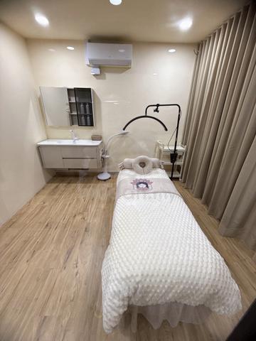Beauty centre room for rent 1